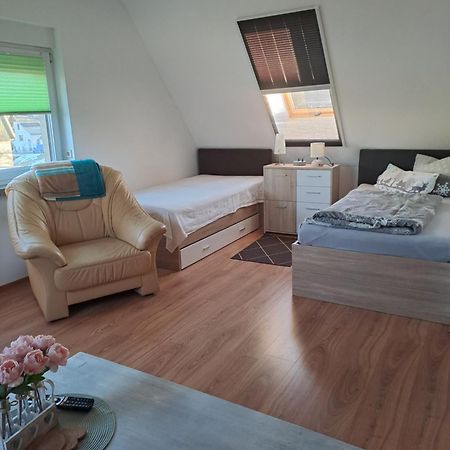 Monteur- Und Ferienwohnung In Hainichen - Obergeschoss Oder Dachgeschoss - Familie Weber Bockendorf Luaran gambar